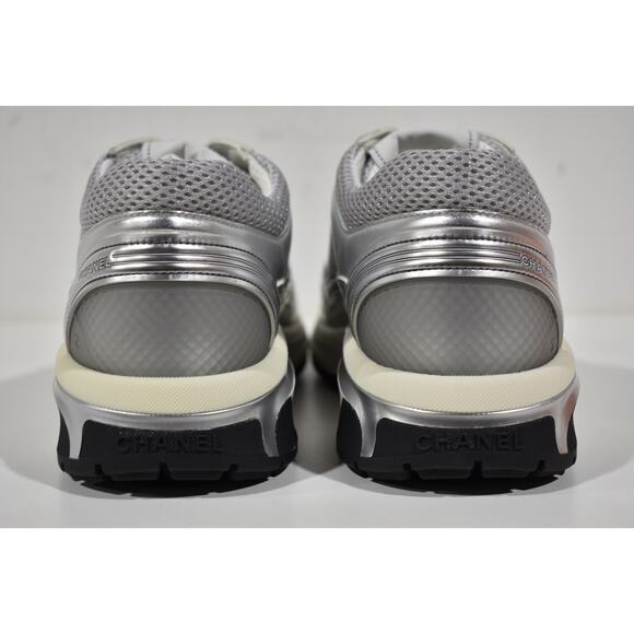 Chanel 23C Gray Silver Metallic CC Logo Lace Up Flat Runner Trainer Sneaker 38.5 - Picture 11 of 12